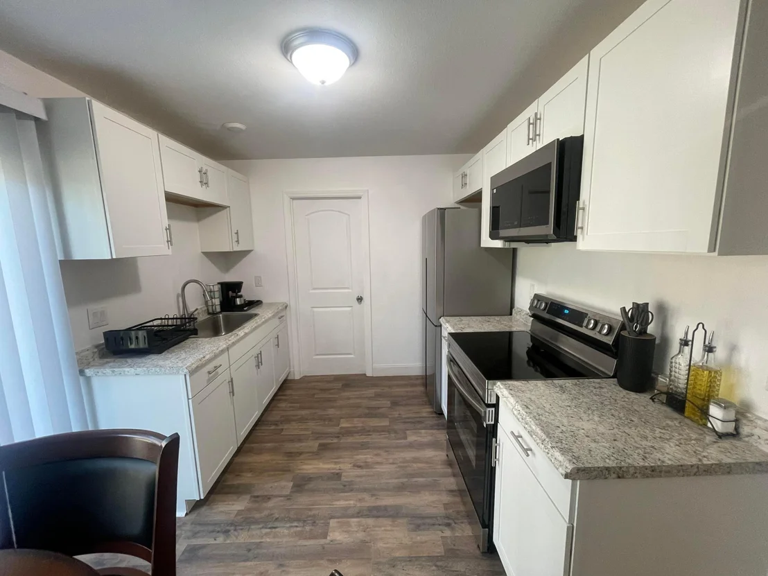 Photo of 983 SE Emerald Rd Road SE