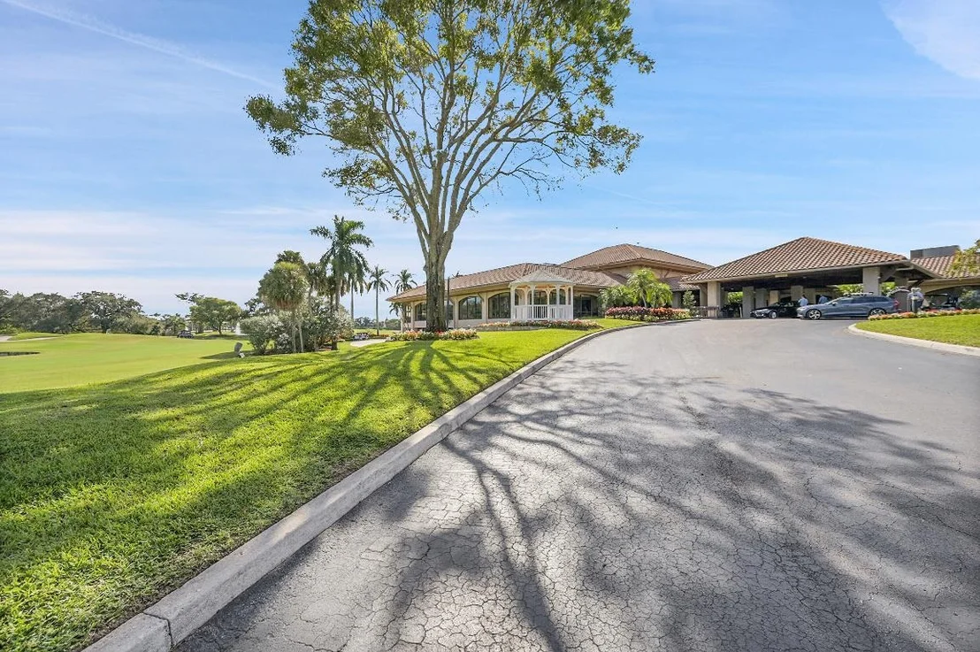 Photo of 22573 Esplanada Drive