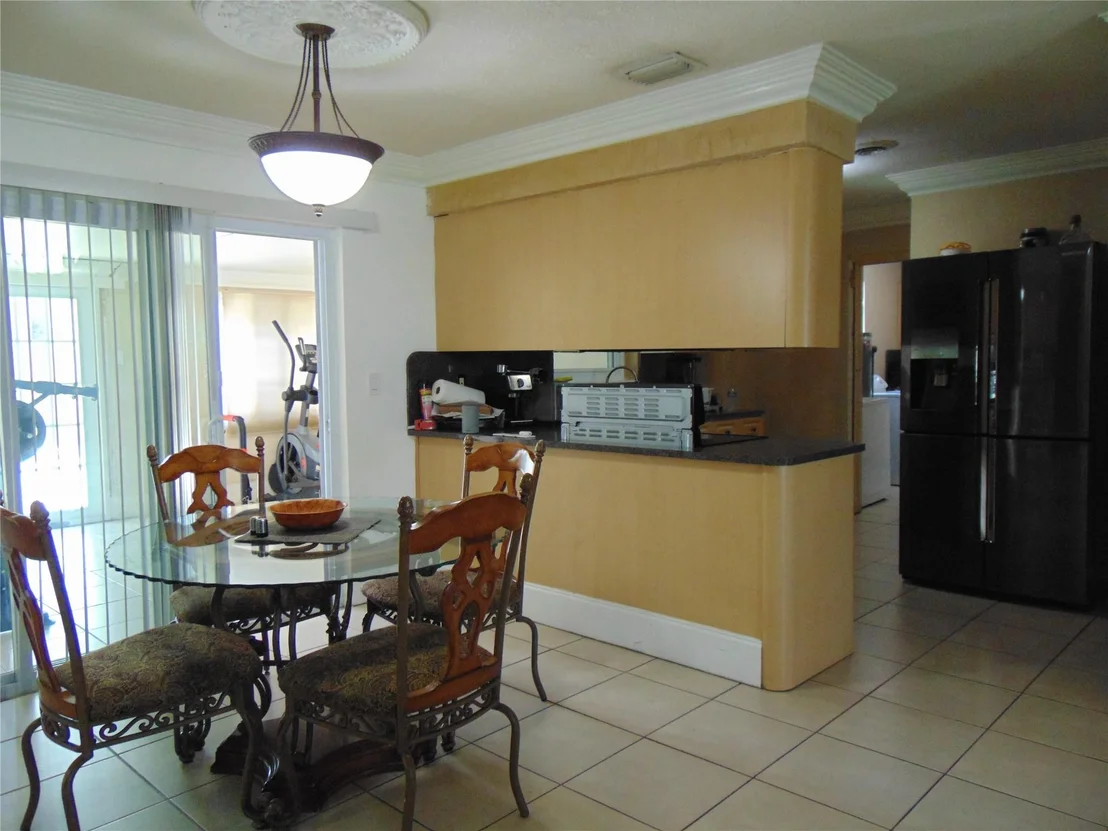 Photo of 6512 NW 9th Street