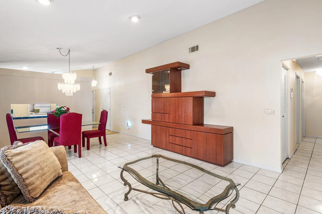 Photo of Unit D at 8077 Springtree Road