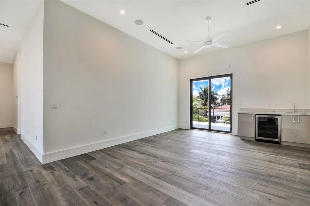Photo of 960 Banyan Drive