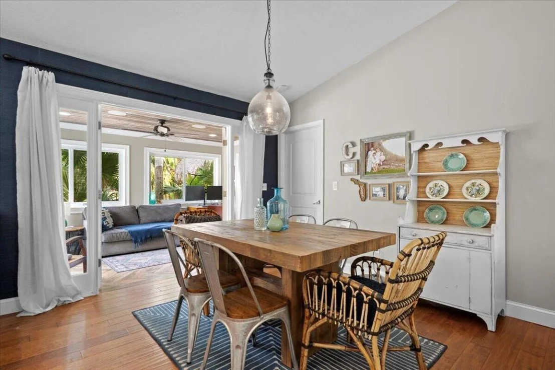 Photo of 443 Beacon Street