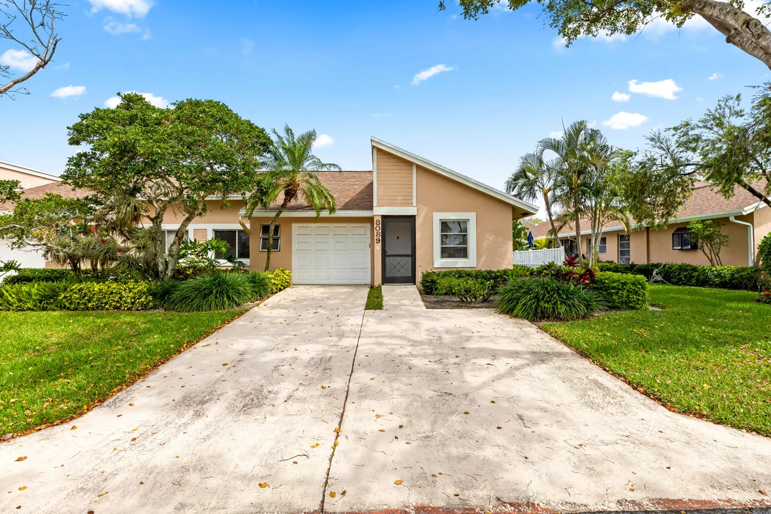Photo of 8089 Springtree Road