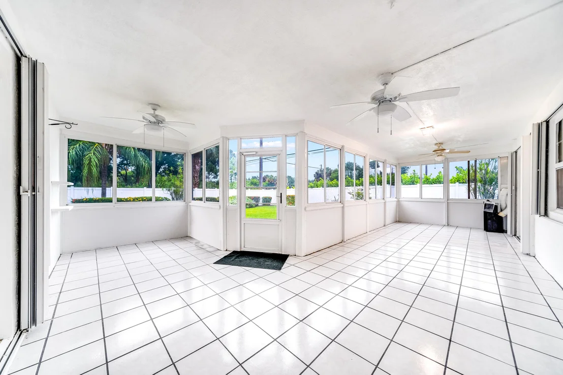 Photo of 501 Oak Terrace