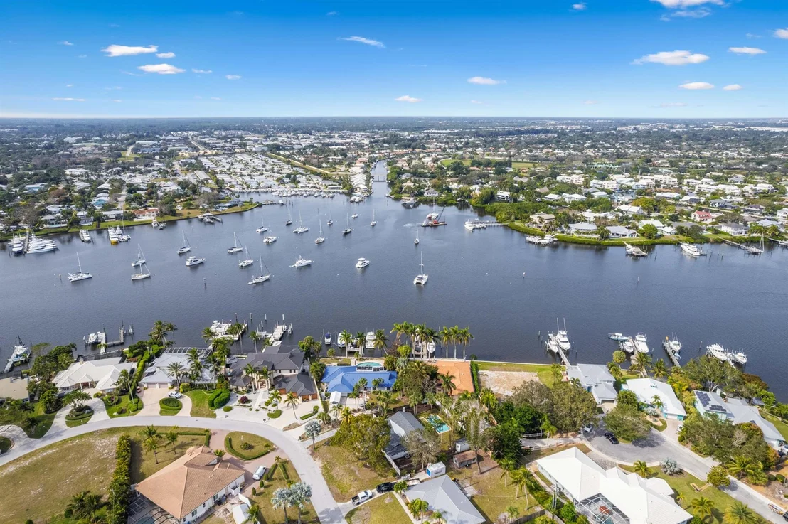 Photo of 4430 SE Bayshore Terrace