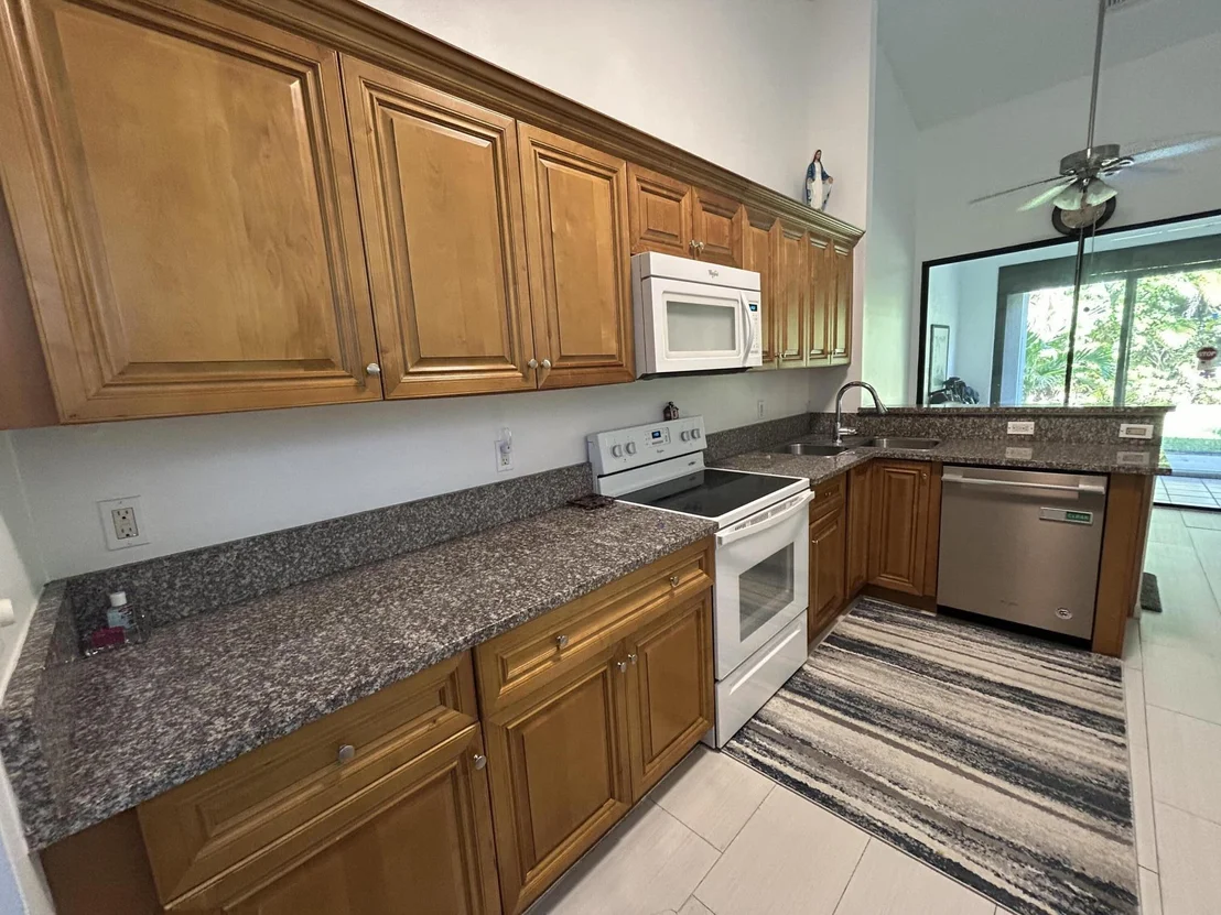 Photo of 7207 Le Chalet Boulevard
