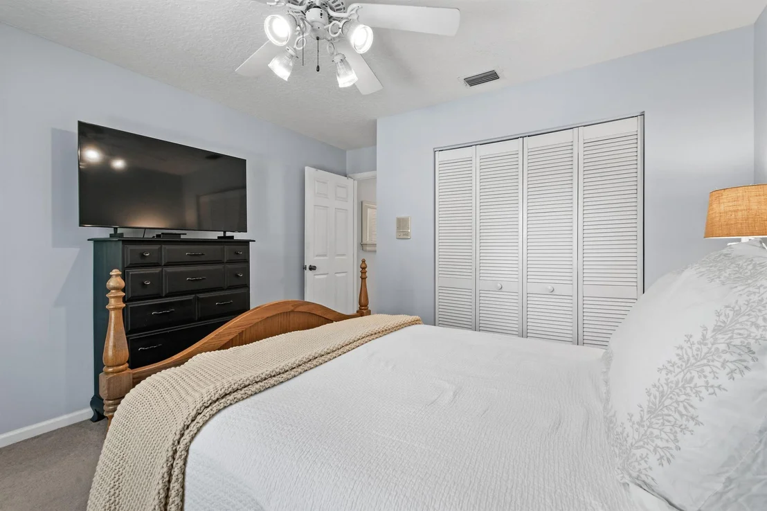 Photo of 274 Crane Point N