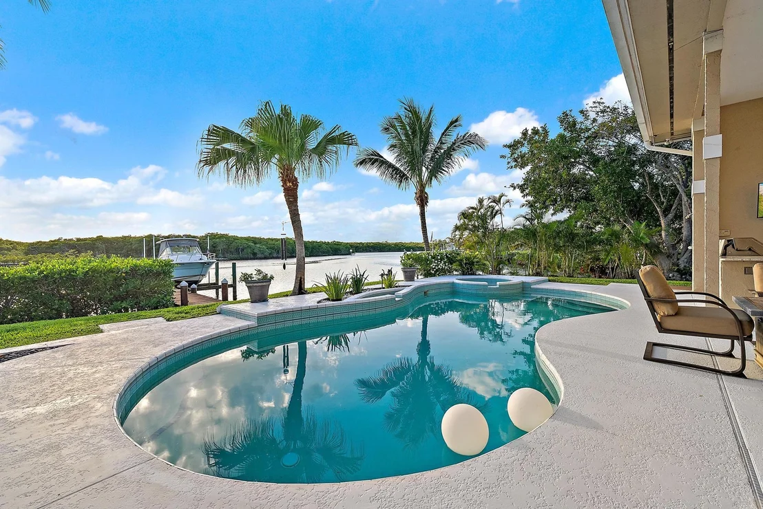 Photo of 8575 SE Water Oak Place
