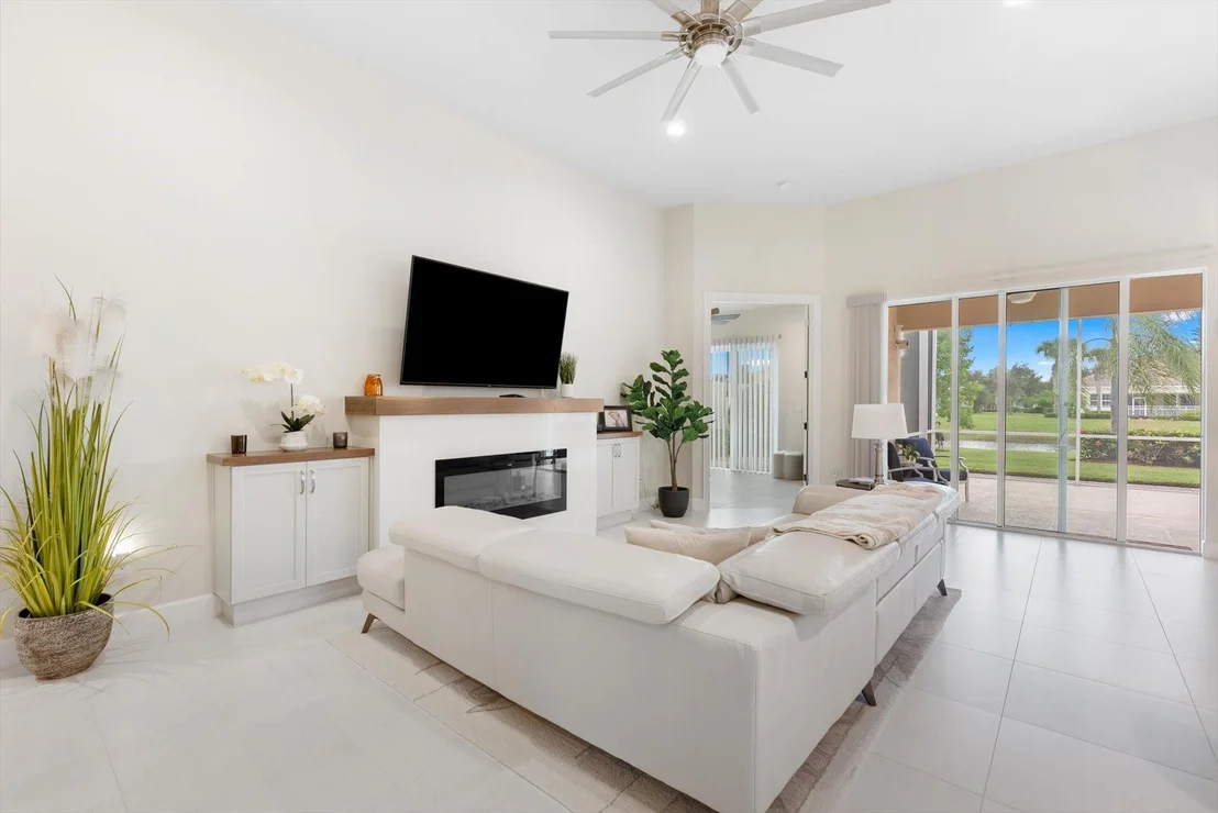 Photo of 5110 Formosa Creek