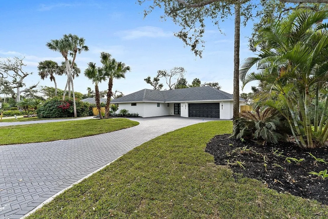 Photo of 706 Flamevine Lane