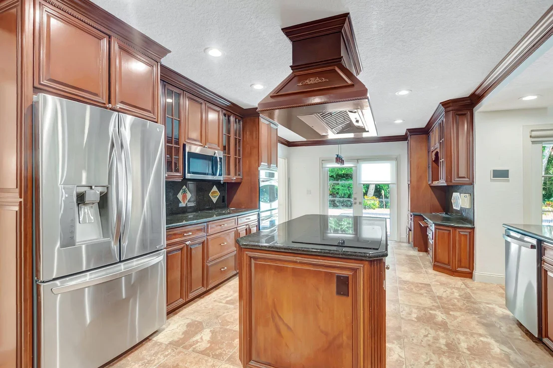 Photo of 930 N Parkside Cir Circle N