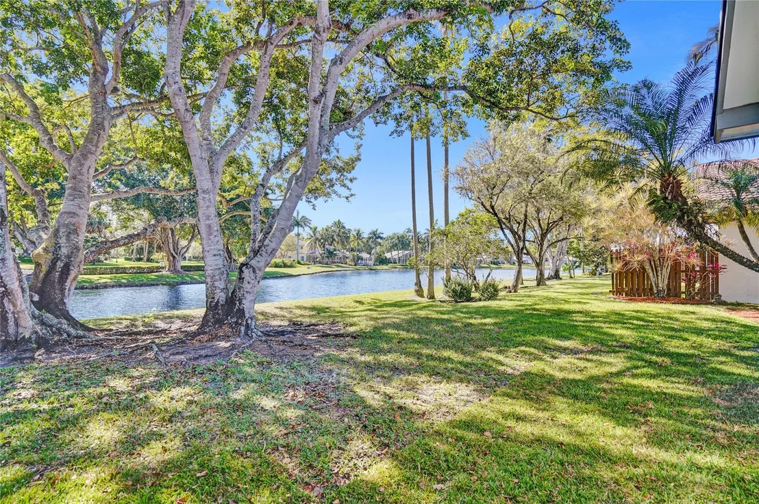 Photo of 2183 Montpeliar