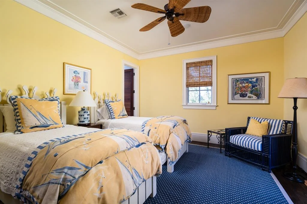 Photo of 709 Grove Place