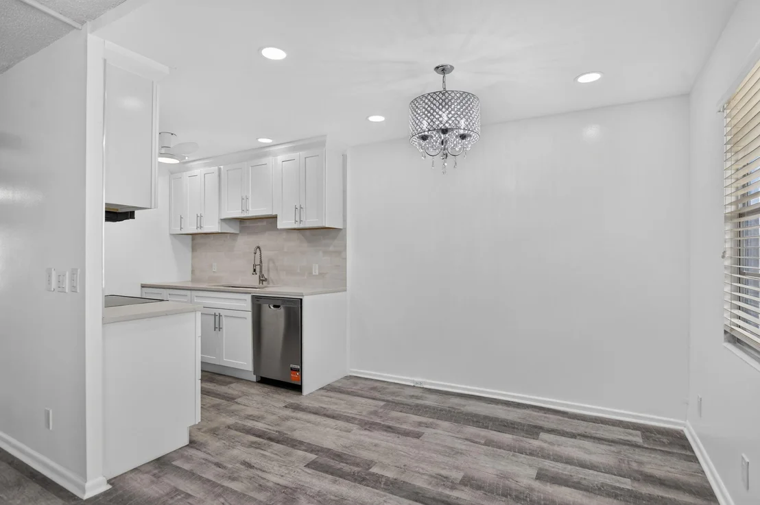 Photo of 3045 Cornwall C