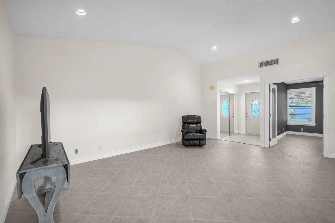 Photo of 2097 Montpeliar