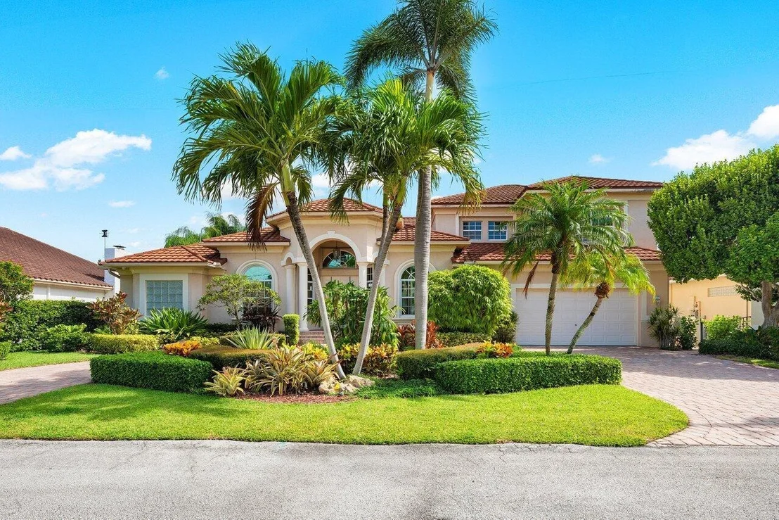 Photo of 923 Hyacinth Drive