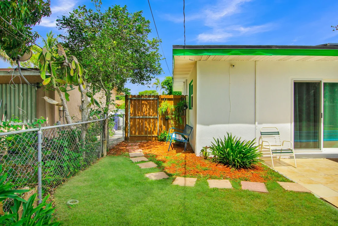 Photo of 1650 NW 1ST Way