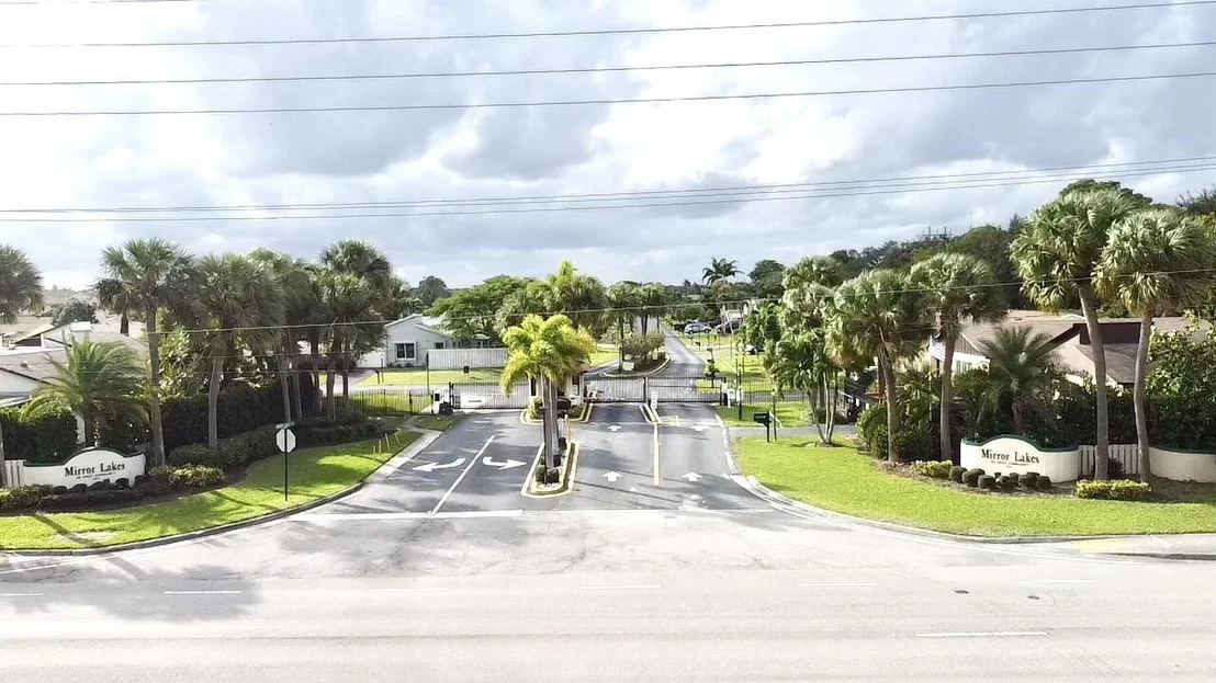 Photo of 5254 Mirror Lakes Boulevard