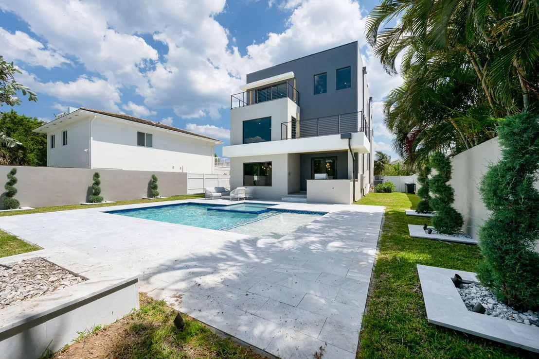 Photo of 3225 Canal Drive