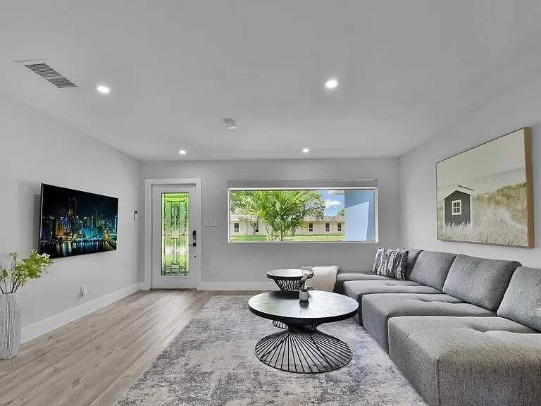 Photo of 803 BLUEBIRD Drive
