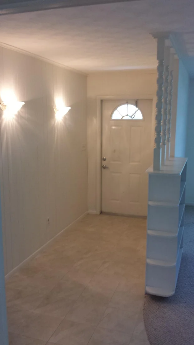 Photo of 381 SE Edgewood Drive
