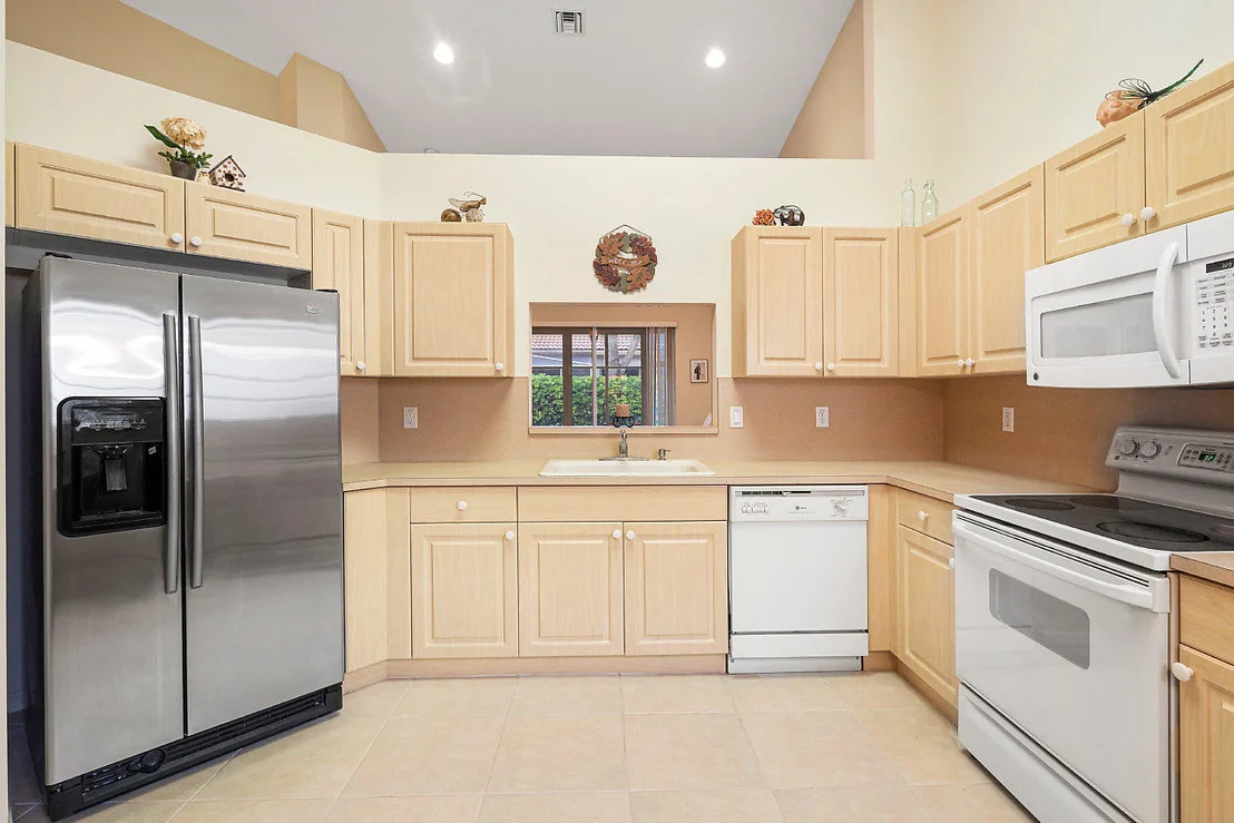 Photo of 6253 Heliconia Road
