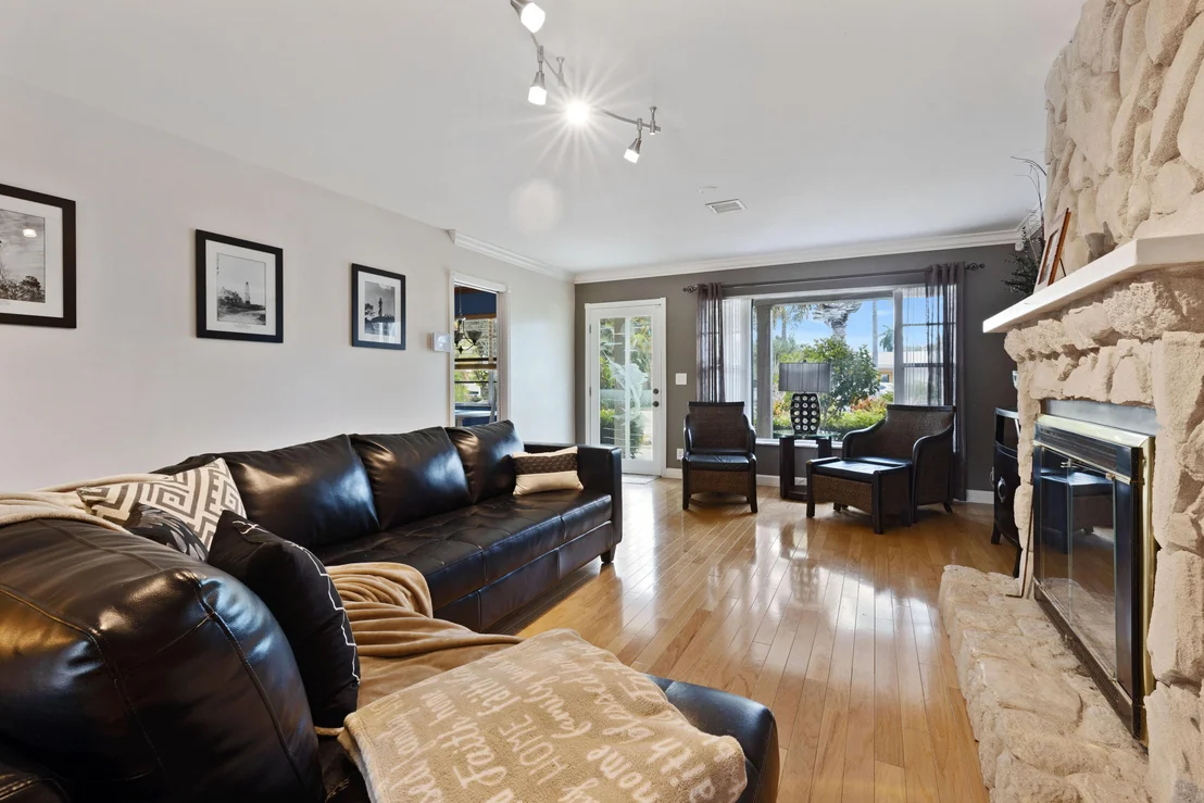 Photo of 634 Riviera Drive