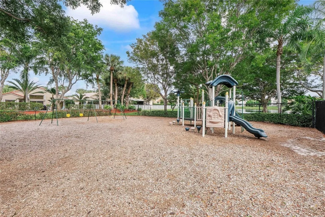 Photo of 3527 Chesapeake Circle