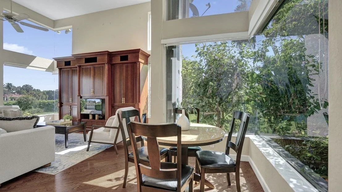 Photo of 2760 Pinehurst