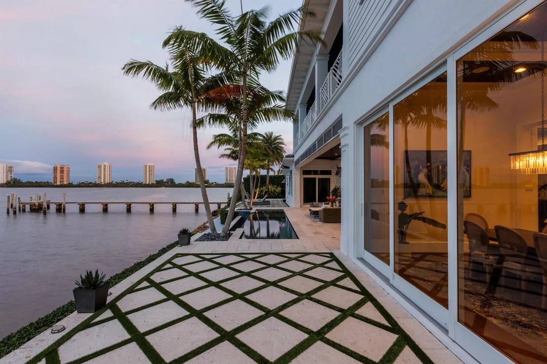 Photo of 1030 Pine Point Road