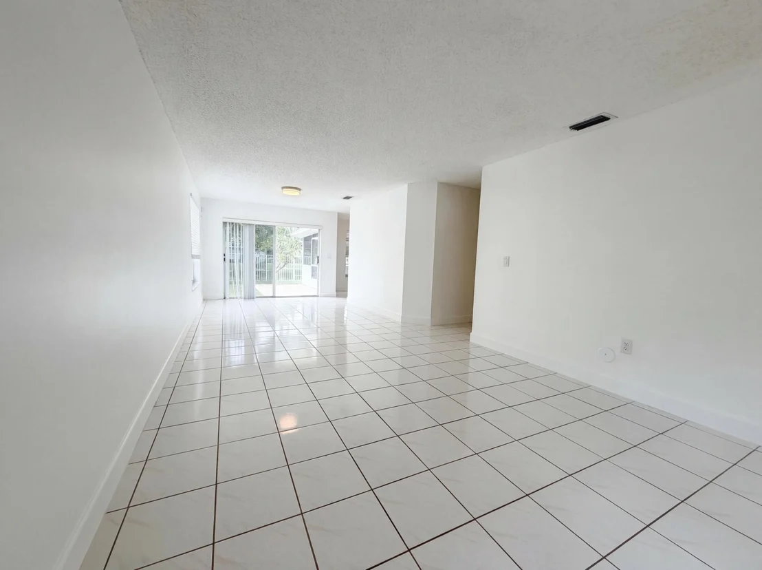 Photo of 73 Gables Boulevard