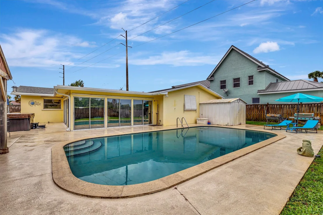 Photo of 7130 Thompson Road