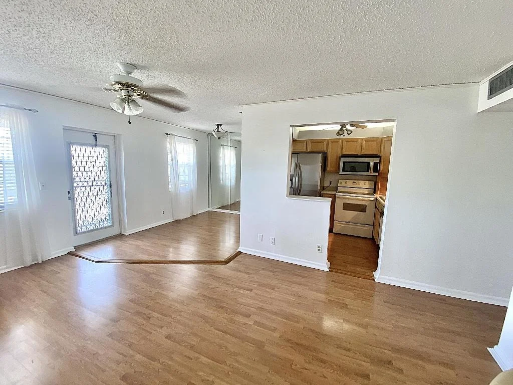 Photo of 374 Markham Q