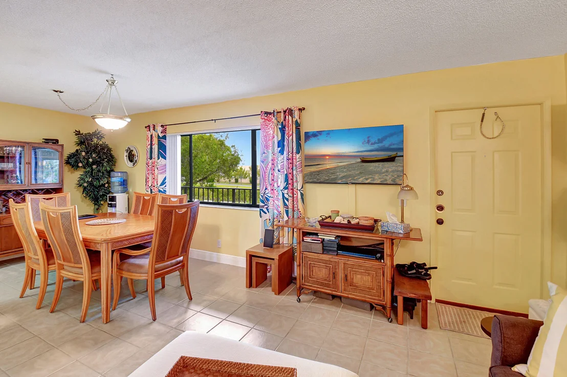 Photo of Unit 512 at 512 Meadows Circle