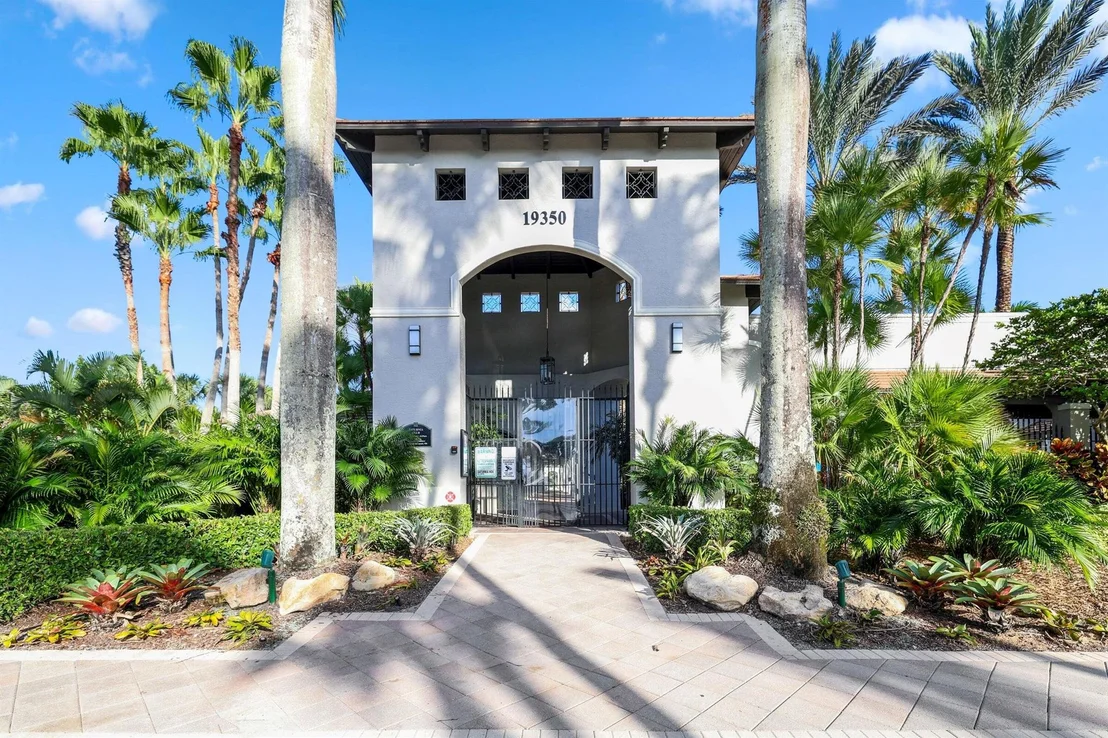 Photo of 19090 Skyridge Circle