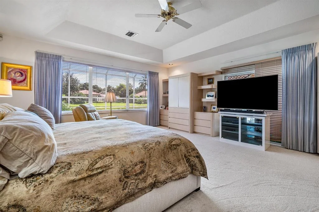 Photo of 113 N River Drive E