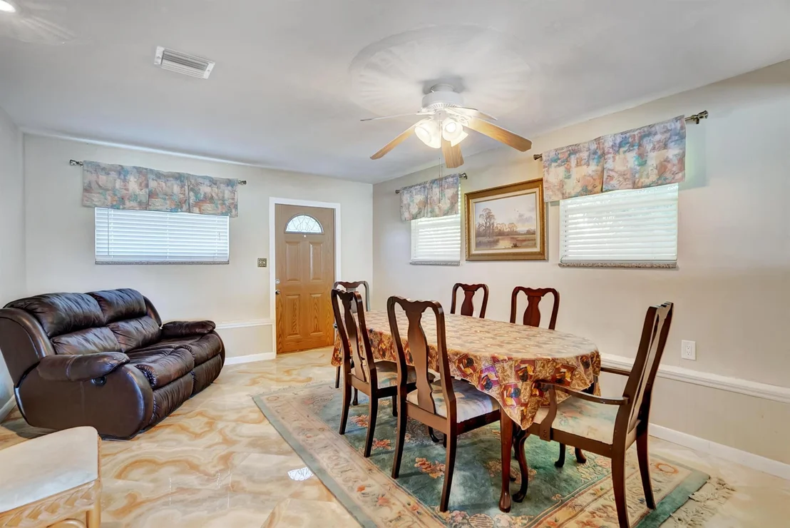 Photo of 6630 Pine Tree Circle