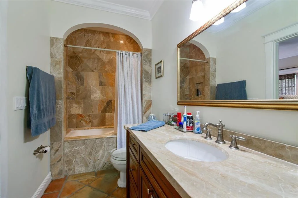 Photo of 743 Biscayne Drive