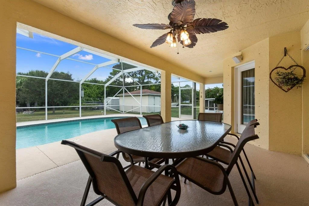Photo of 5501 Pinetree Drive