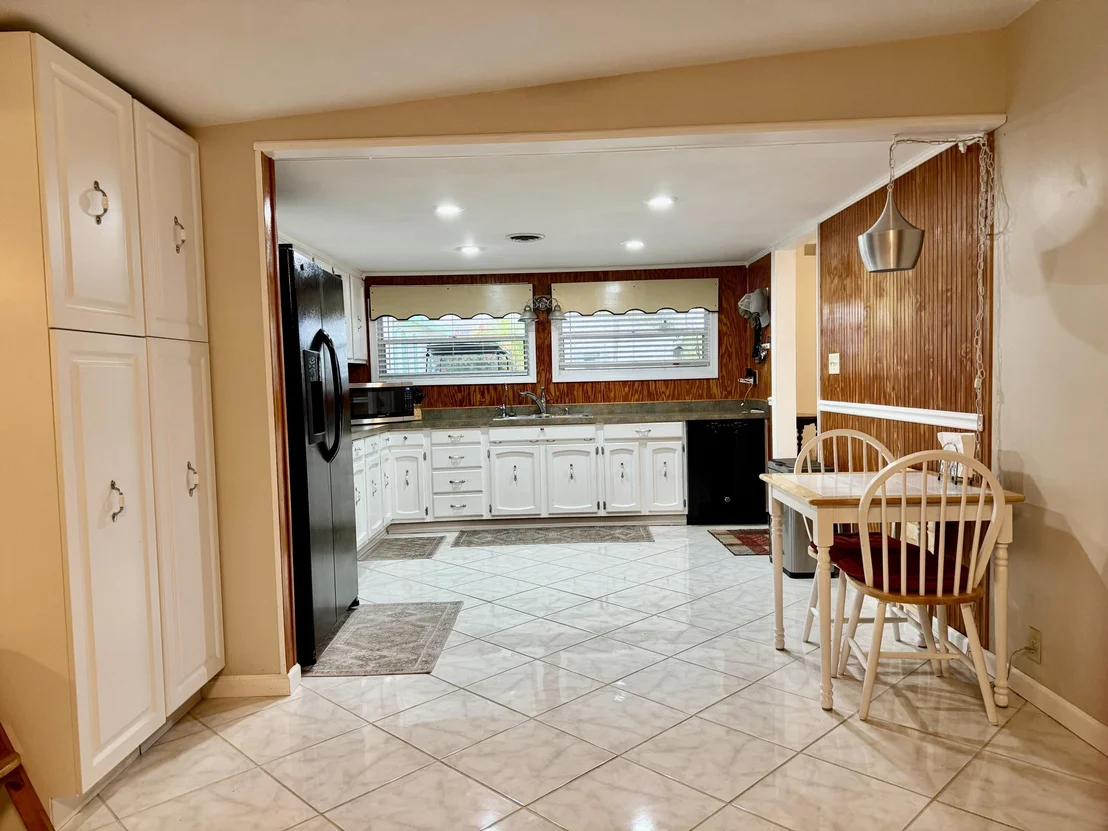 Photo of 1183 Canal Way