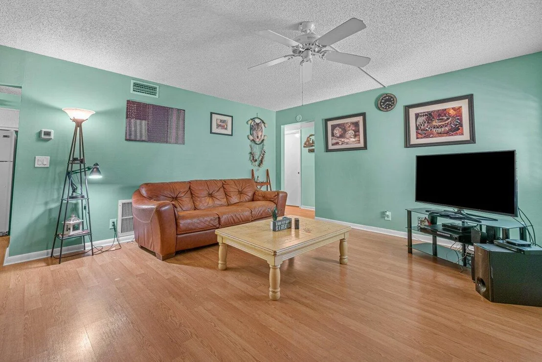 Photo of Unit D1 at 305 Pine Ridge Circle