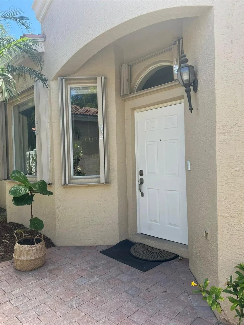 Photo of 2460 Sandy Cay