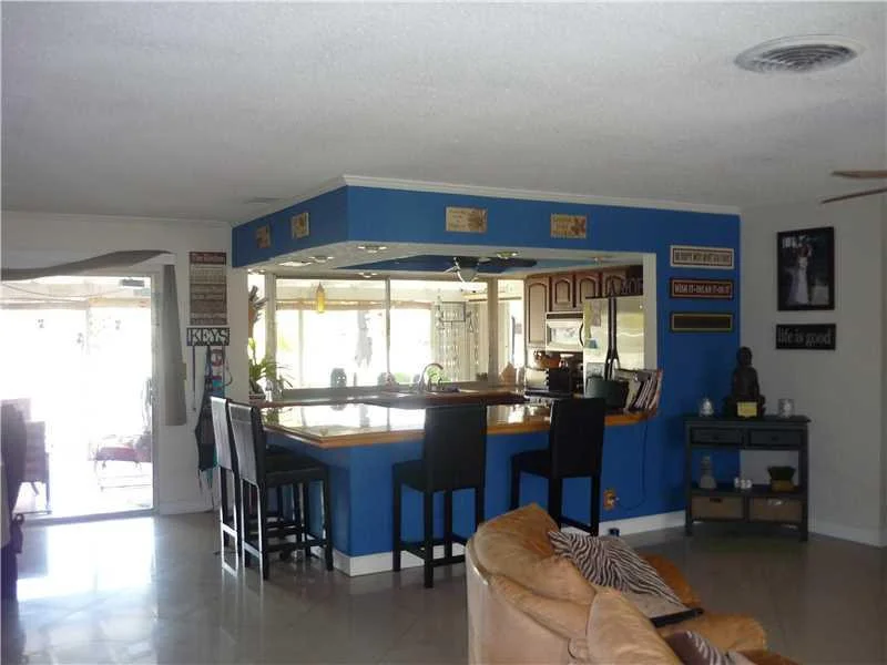 Photo of 6298 Lakeshore Drive