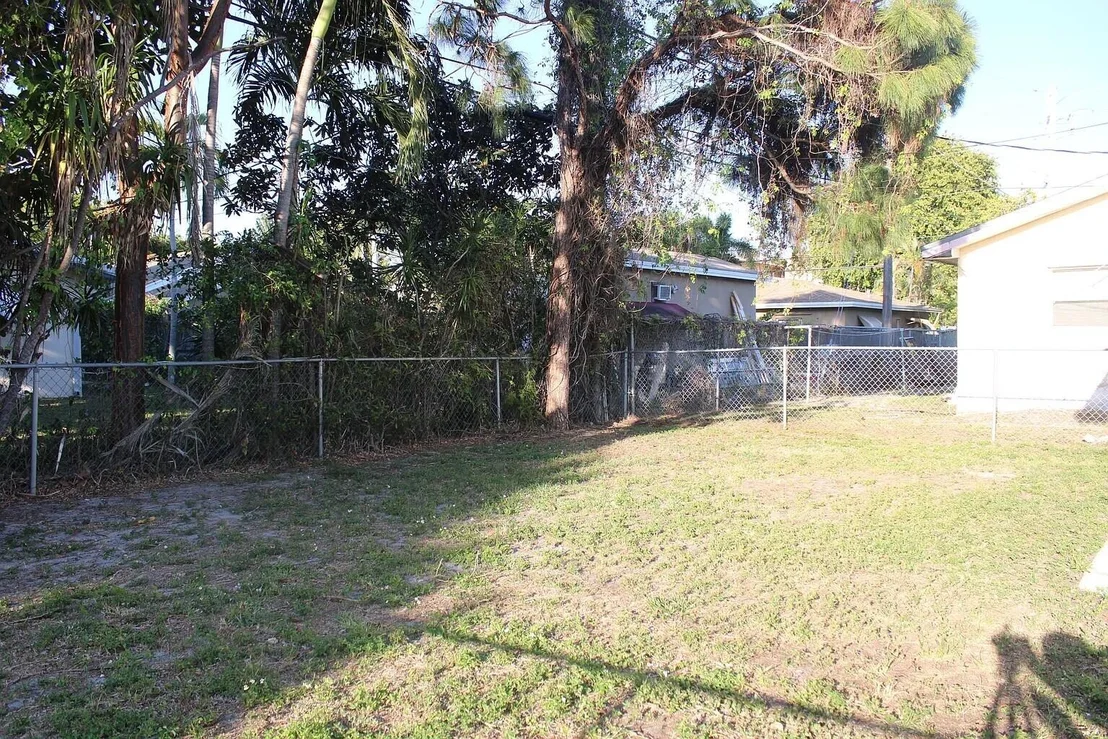 Photo of 47 SE 12TH Street