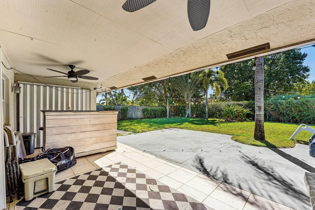 Photo of 838 NW 9th Way
