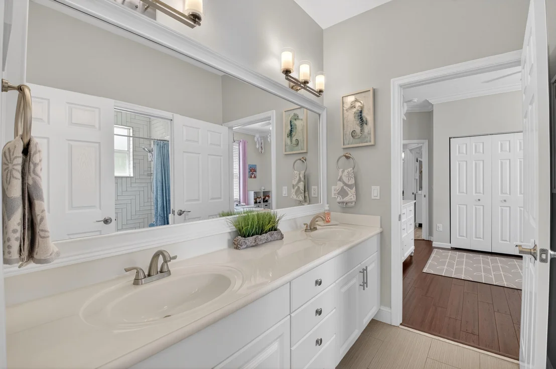 Photo of 4880 Glenn Pine Lane