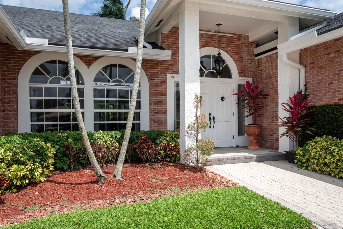 Photo of 16633 Golfview Drive