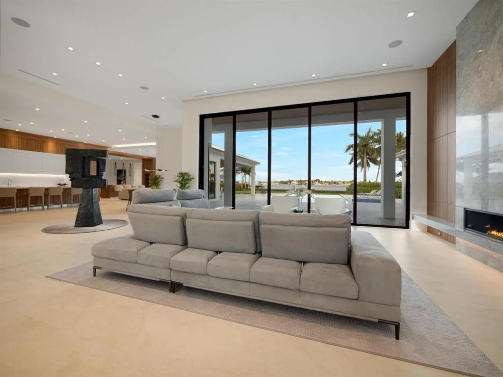 Photo of 5695 Pennock Point Road