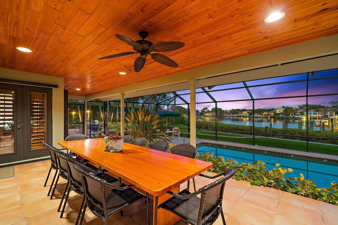 Photo of 41 SE Saddleback Road