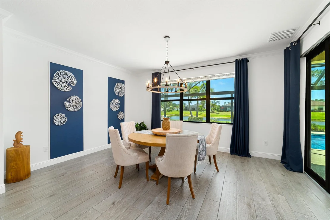 Photo of 6354 Arcadia Sq Square